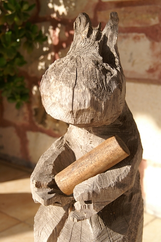PICT2242 small MOOMIN SUNBATHING.jpg - 135818 Bytes